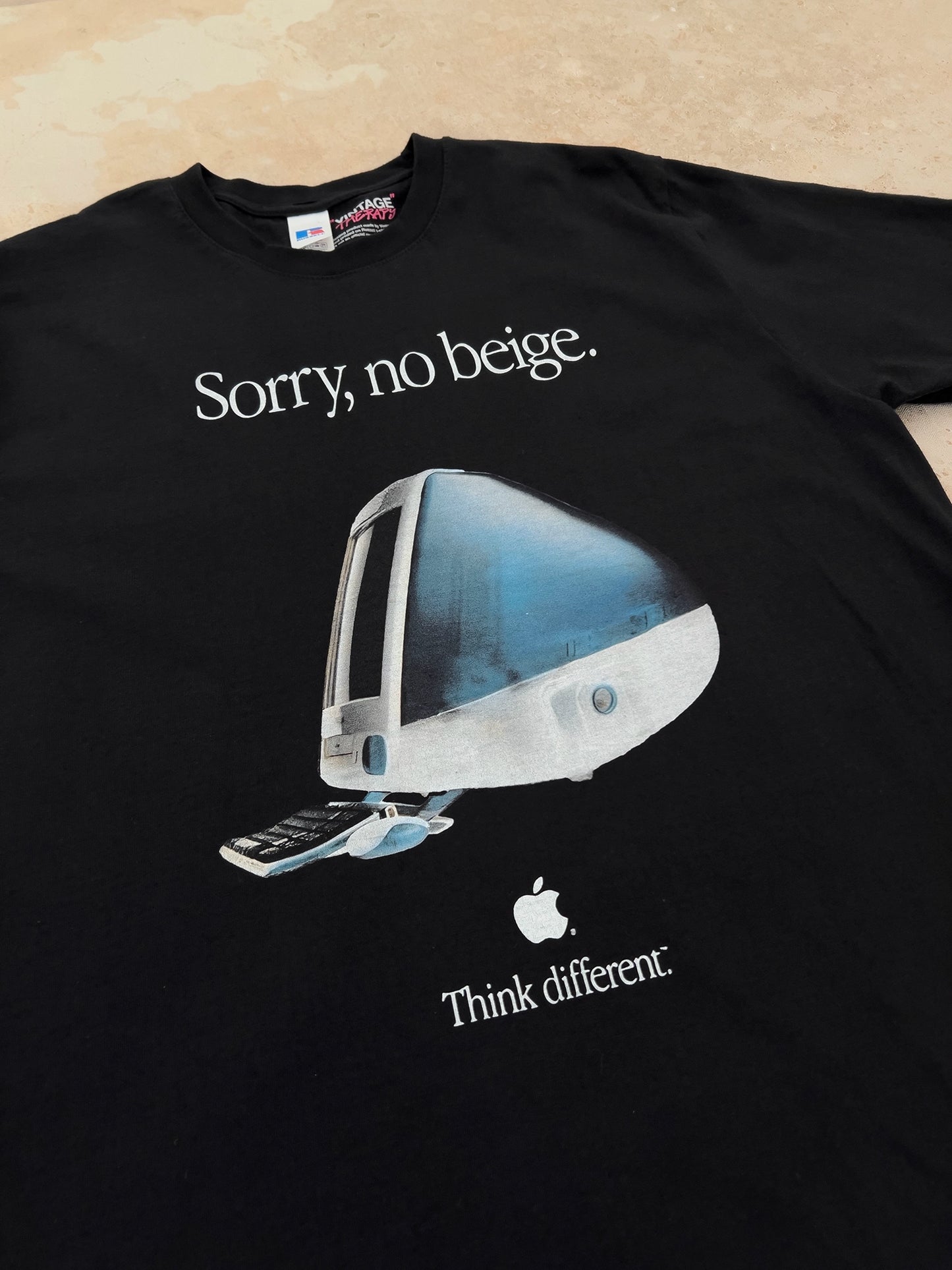 Apple Bootleg tričko Russell černé