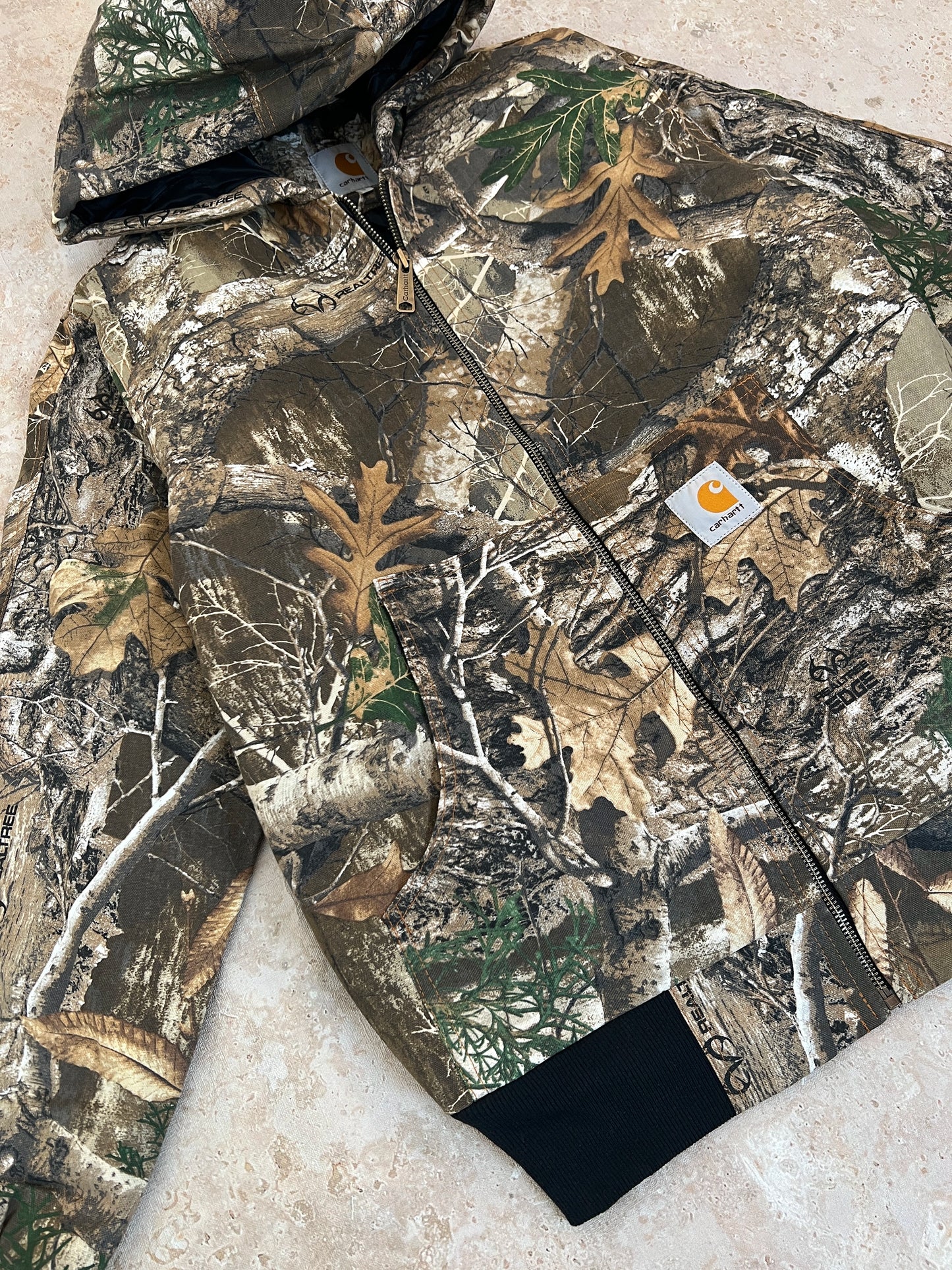 Rework maskáčová bunda Carhartt s černým úpletem (S)