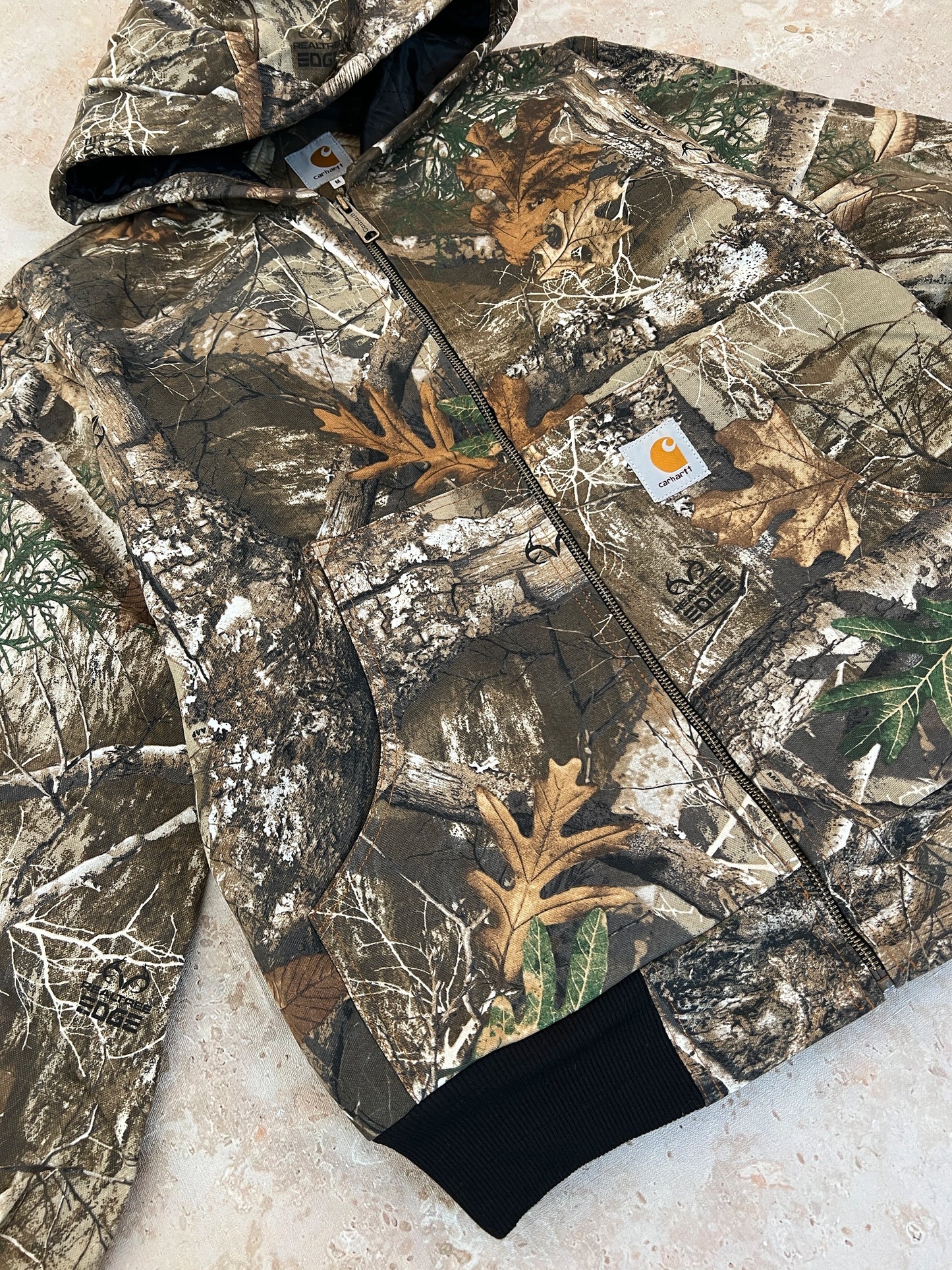 Rework maskáčová bunda Carhartt s černým úpletem (M)