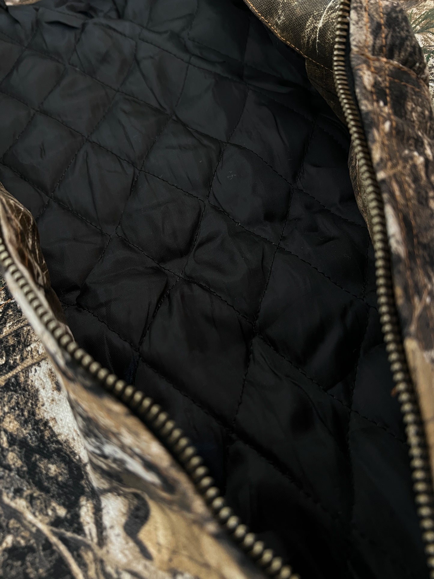Rework maskáčová bunda Carhartt s černým úpletem (M)