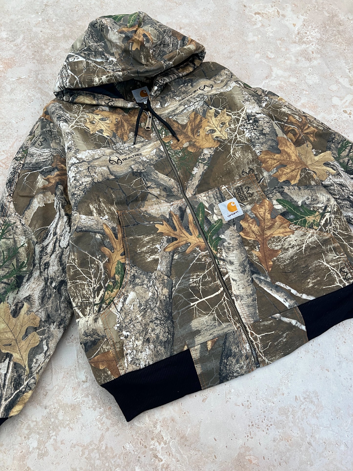 Rework maskáčová bunda Carhartt s černým úpletem (L)