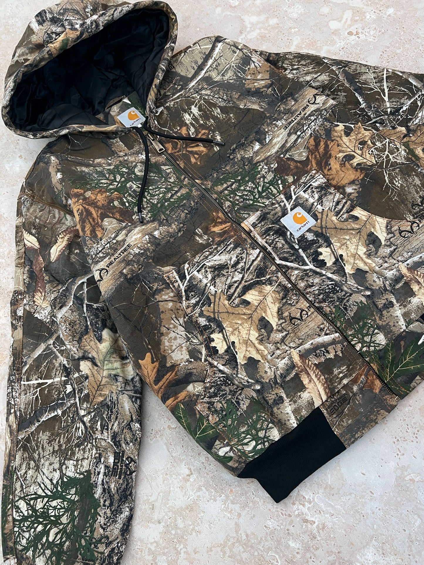 Rework maskáčová bunda Carhartt s černým úpletem (L)